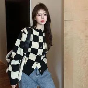 [라일리여성의류] Rly 데일리 여성 체크 패턴 라운드 가디건 니트 0