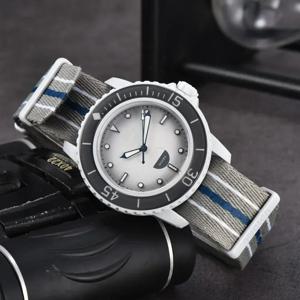 2025 럭셔리 미니멀리즘 남성 스포츠 손목시계 패션 남성 시계 나일론 스트랩 레트로 아날로그 쿼츠 시계 날짜 표시 남성 시계 A+