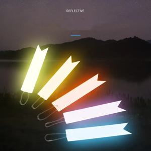 5 개/가방 어린이를위한 반사 글로우 펜던트 PVC 형광 리본 펜던트 키 체인 학생 성인을위한 밤에 안전 경고