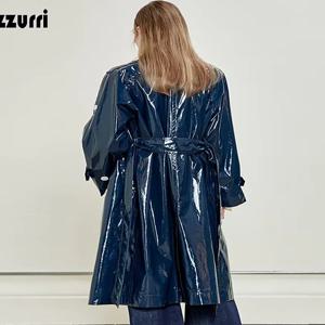 네라주리 봄 가을 방수 롱 얇고 부드러운 플로위 샤이니 반사 다크 블루 인조 가죽 트렌치 코트 여성용 2025