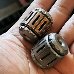 B.M 전쟁 망치 EDC 칼 펜던트 손가락 끝 자이로 펜던트 성인 Fidget 장난감 Paracord 로프 감압 장난감 Edc 티타늄 액세서리