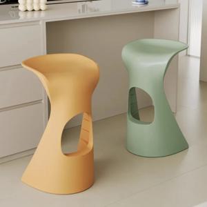 MOMO 스칸디나비아 바 의자 현대 간단한 바 의자 등받이 앞 높은 의자 야외 스태킹 바 의자 높은 의자