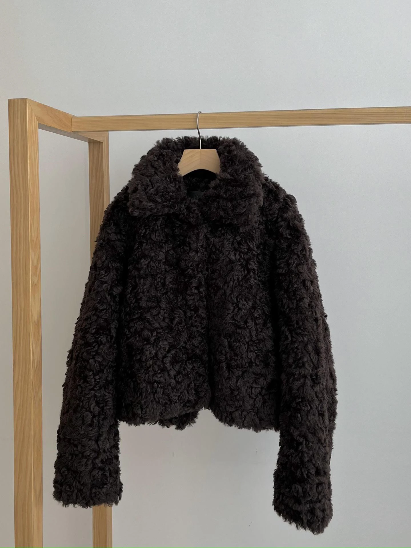 프리온 숏 폴로 칼라 퍼리 재킷 프리미엄 퀄리티 가을 겨울 여성 패션 루즈핏 폴리에스터 섬유 아우터웨어