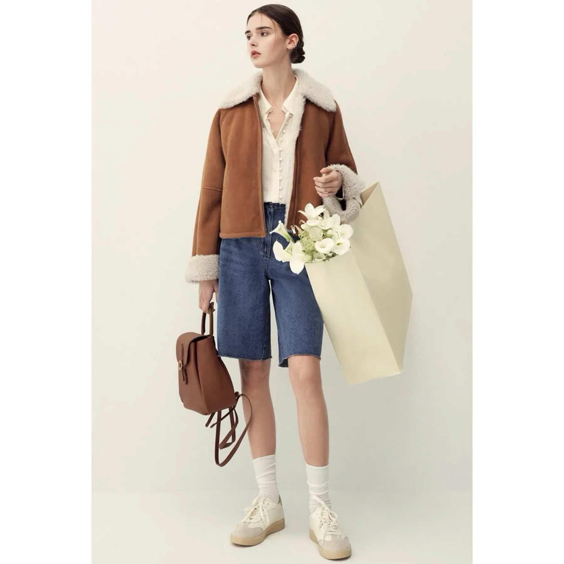 가죽과 모피 숏 재킷 탈부착 가능한 칼라 양면 착용 디자인 캐주얼 따뜻한 레몬 치즈 MIN25 가을 여성 아우터웨어