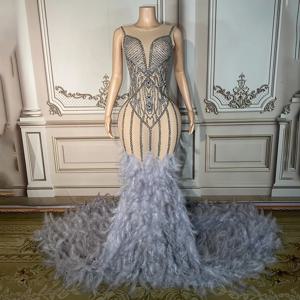 이브닝 슬리브리스 크리스탈 라인스톤 롱 드레스 그레이 페더 피쉬테일 웨딩 이브닝 드레스 신부 베스티도스 데 보다 파라 피에스타스