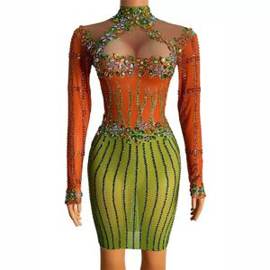 2025 섹시한 라인스톤 스탠드업 칼라 파티 드레스 - 나이트클럽 및 무대 공연을 위한 중공 탄성 울트라 짧은 힙 랩 스커트