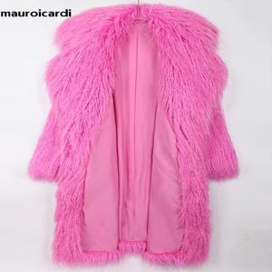 Mauroicardi 겨울 두꺼운 따뜻한 얽히고 설킨 푹신한 컬러 밝은 핑크 긴 가짜 모피 코트 여성 느슨한 럭셔리 모피 오버 코트 2025