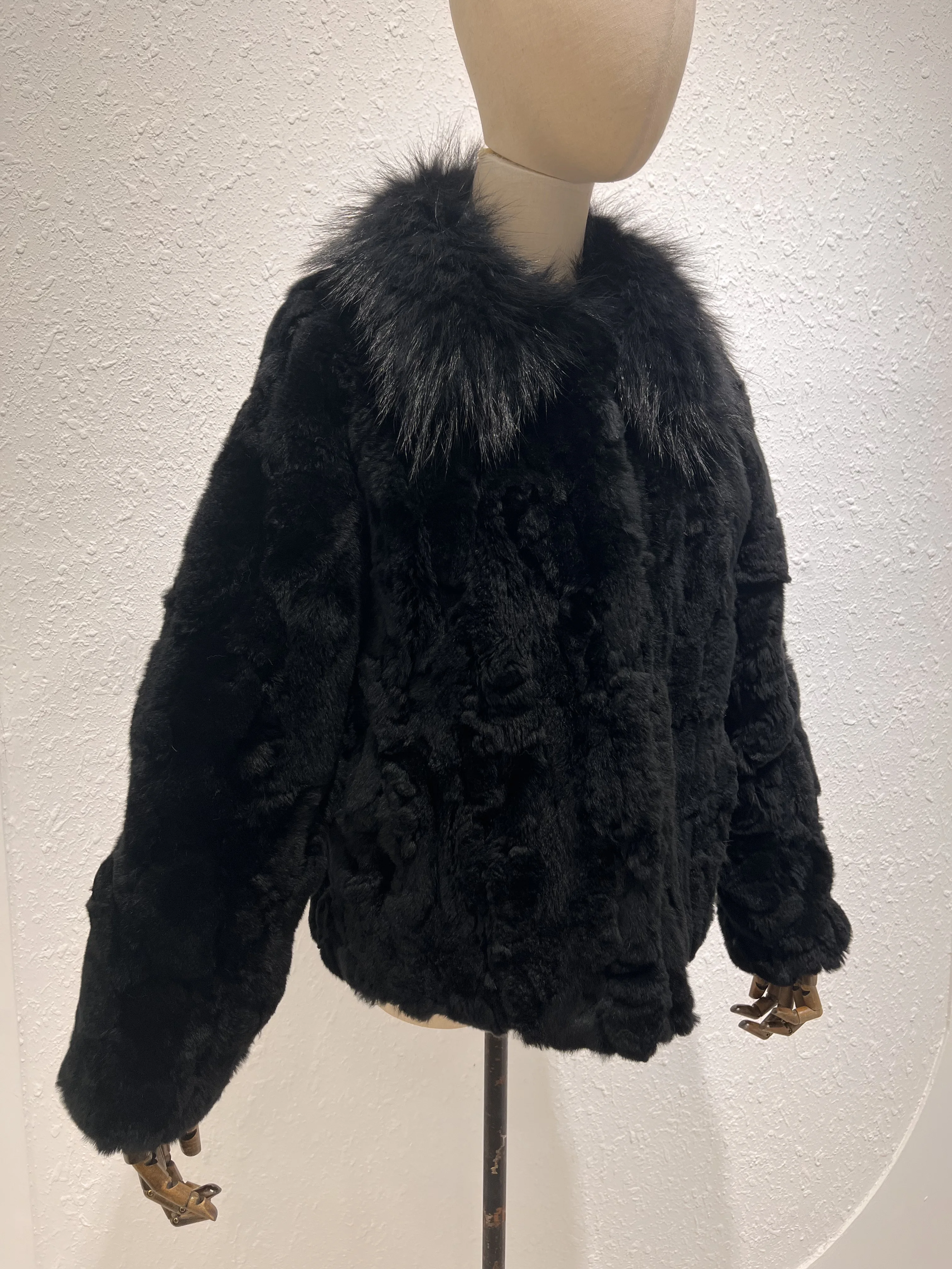 천연 토끼 모피 코트 여성 겨울 자켓 진짜 가죽과 모피 볼레로 여성 의류 여성 겉옷 2024 Black Cold