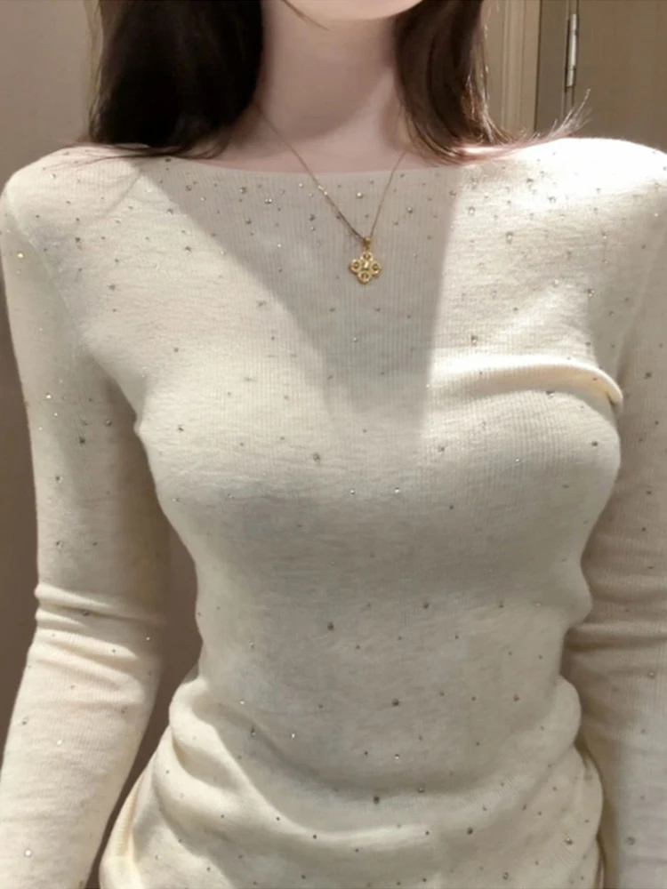 화이트 니트 긴팔 여성 스웨터 헤비 자수 슬림핏 봄 가을 탑 프렌치 스타일 포에미 메모리 퀸 브랜드