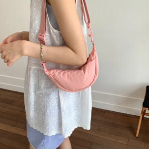 캐주얼 스타일 만두 모양의 여성 크로스 바디 백 핑크 다목적 봄 여름 가을 핸드백 부드러운 PU 가죽 쉘 패턴