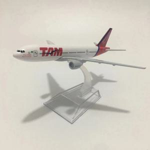 디스플레이 16CM B-777 B777 브라질 TAM AirLines 합금 여객기 장난감 모델 비행기 컬렉션 부티크 장식 선물