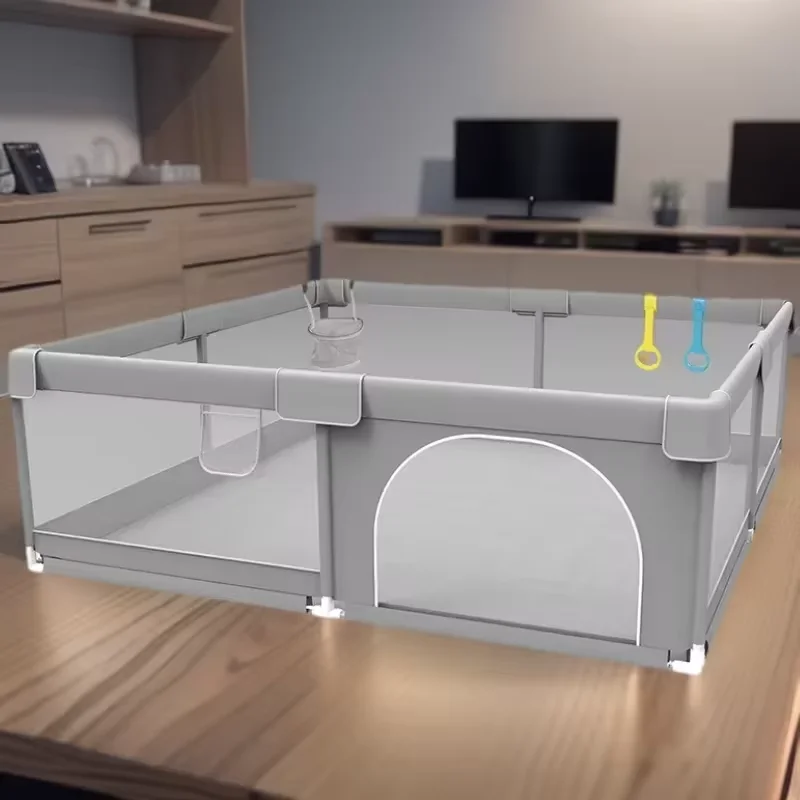 아기 놀이터 밝은 회색 어린이 놀이 놀이터 아기를위한 보호 각도 활동 울타리가있는 대형 실내 아기 놀이터