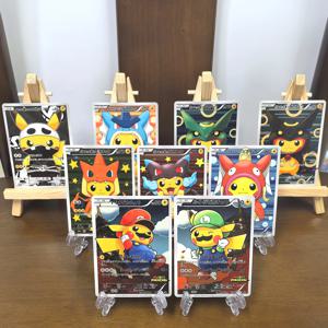 포켓 일본어 XY 마리오 피카추 판초 착용 레이쿠자 P.W 루이지 코스프레 스타 강력한 플래시 게임 카드 장난감 휴일 선물 장난감