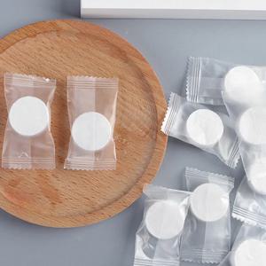 30pcs 휴대용 압축 수건 일회용 얼굴 청소 부드러운 압축 손 닦아 수건 부직포 메이크업 물티슈