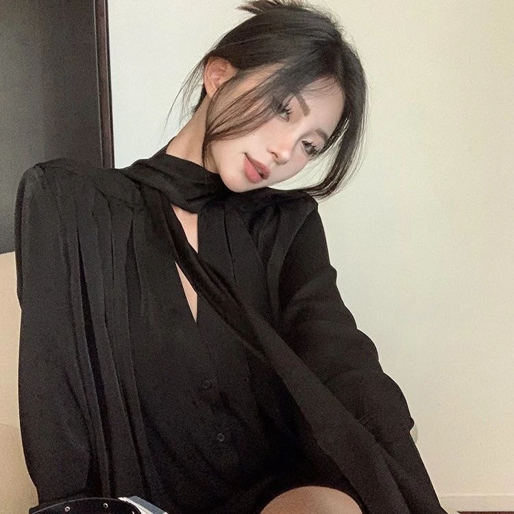 우아한 브이넥 쉬폰 셔츠 여성용 루즈 슬림핏 고급스러운 벨 슬리브 탑 출퇴근 스타일 긴팔 버튼 클로저