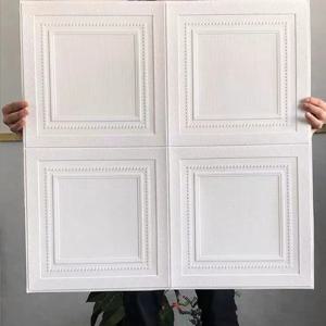 70cmX70cm 3D 룸 장식 따뜻한 자체 접착 벽 스티커 거품 방수 거실 Anti-Collision 천장 배경 벽지