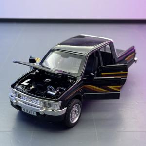 시뮬레이션 1:32 Toyota Hilux 픽업 트럭 합금 다이캐스트 오프로드 자동차 모델, 오픈 도어 소년 장난감 선물 장식품