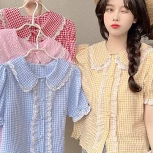 귀여운 인형 칼라 체크무늬 반팔 셔츠 여성 여름 디자인 독특한 나무결 가장자리 셔츠 짧은 포켓 손수건