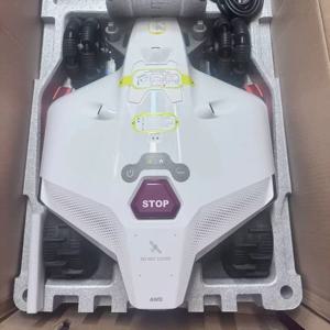 새로운 MAMMOTIONs LUBA 2 AWD 5000X 로봇 잔디깎이 - 4G 수신 기능, 최대 1.25 에이커 1.48 에이커, 사륜구동 (3000/10000/M)