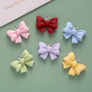10pcs 귀여운 Bowknot 수지 펜던트 마카롱 나비 매듭 보석에 대 한 매력 액세서리 만들기 DIY 귀걸이 목걸이 키 체인