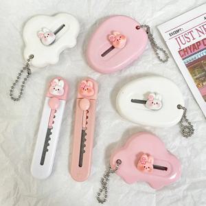 크리 에이 티브 만화 Kawaii 휴대용 유틸리티 나이프 귀여운 미니 휴대용 날카로운 오픈 박스 유물 종이 절단 블레이드 편지지