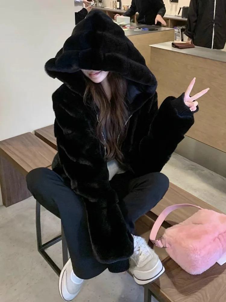 화이트 숏 퍼 자켓 여성용 겨울 루즈핏 패셔너블 하이엔드 시뮬레이션 수달털 코트 귀여운 아우터 젊은 여성용