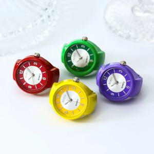 1pc 다채로운 무지개 패션 유행 손가락 시계 반지 시계 석영 주머니 시계 남성과 여성을위한 라운드 맞춤형 시간