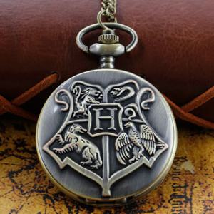 H 아카데미 배지 쉴드 펜던트 브론즈 케이스 쿼츠 회중 시계 로마 디지털 빈티지 시계 남성용 및 여성용 기념품