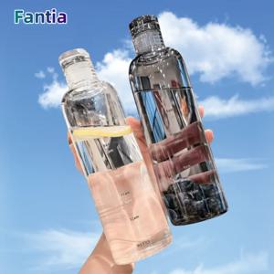 시간 표시가 있는 700ml 우아한 누수 방지 물병 매일 수분을 공급 피트니스 및 야외 모험을 위한 경량 및 휴대용