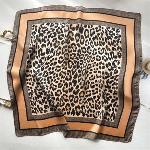 1pcs 70cm 레오파드 인쇄 실크 스카프 여성을위한 모조 실크 라이트 럭셔리 다목적 모자를 쓰고 있죠 가방 장식 의류 스퀘어 스카프