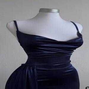 2024 유럽과 미국 폭발적인 새로운 국경 드레스 여름 수석 감각 Y2K 섹시한 홀터넥 스파이스 걸 드레스