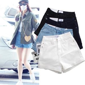 화이트 하이 웨이스트 데님 반바지 여성 여름 2023 새로운 스타일 한국어 다목적 타이트 슬리밍 탄성 와이드 레그 핫 반바지
