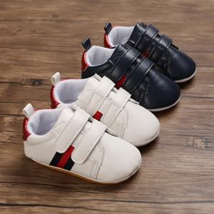2025 신생아 클래식 스트라이프 스니커즈 고무 미끄럼 방지 소프트 솔 PU 가죽 남아 여아 신발 컬러 블록 유아 첫 걸음마 신발
