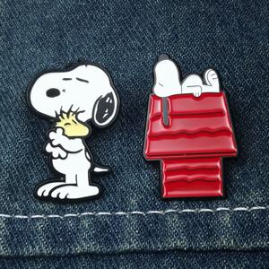 만화 흰색 강아지 에나멜 브로치 귀여운 동물 배지 옷깃 핀 유행 보석 액세서리 친구를위한 선물