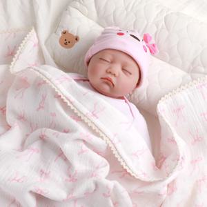 레이스 가장자리와 나비 매듭이있는 귀여운 핑크 순수 코튼 아기 담요 아기를위한 통기성 커버 담요