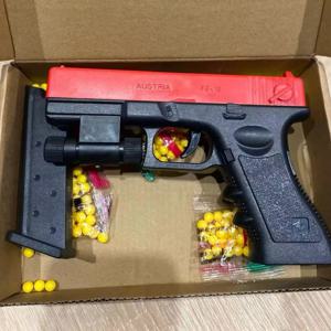 레이저 수동 로딩 장난감 총 폼 소프트 총알 총 CS 야외 슈팅 게임 어린이 성인용 G17 하부 탄창 생일 선물