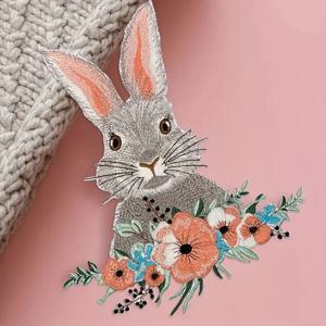 1PC 귀여운 꽃 토끼 수 놓은 패치 귀여운 만화 동물 배지 DIY 선물 철 의류 모자 자 켓 트럭 모자에 대 한 패치에