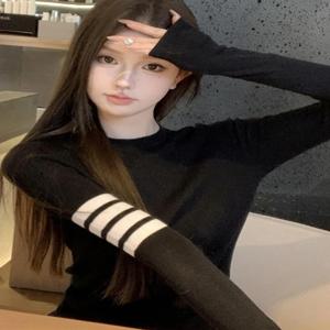 회색 줄무늬 니트 탑 여성용 가을 2025 신상 고급스러운 느낌 이너웨어 슬림핏 긴팔 셔츠 한국 스타일 베이스 레이어