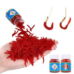 100pcs/병 현실적인 태클 소프트 루어베이스 도미 Bloodworm 낚시 미끼 지렁이 웜 고무 레드 벌레 미끼 물고기 냄새