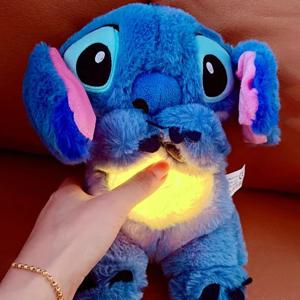 새로운 스티치 봉제 인형 호흡 어린이 Peluche Lilo & Stitch Kawaii 진정 장난감 애니메이션 아기 음악 가벼운 수면 장난감 모델 아이 선물