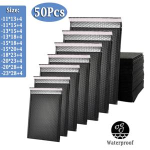 50PCS 검은 버블 봉투 가방 방수 거품 버블 메일러 특급 배송 봉투 가방 셀프 씰 포장 주최자 가방