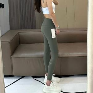 여성용 하이웨이스트 캐주얼 스포츠 요가 팬츠 유럽 미국 스타일 25인치 길이 고급스러운 부드러운 고급 원단