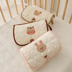 휴대용 아기 기저귀 교환대 |   양면 접이식 기저귀 쿠션 (걸이끈 포함) |   다기능 유아용 누빔 낮잠 매트