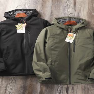 두꺼운 플리스 겨울 재킷 남성용 야외 방풍 방수 따뜻한 면 코트 후드 포함 표준 핏 패션 도시 스타일