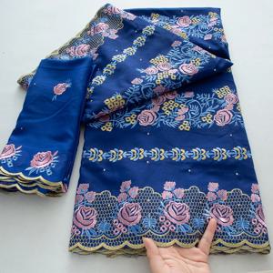 스위스 Voile 코 튼 레이스 원단 2025 고품질 7 야드 수 놓은 나이지리아 아프리카 레이스 원단 여성을위한 우아한 드레스 A4343