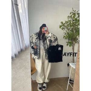 레트로 브이넥 양가죽 숏 재킷 여성용 겨울용 헤비웨이트 따뜻한 면 코트 대형 포켓 한국 스타일 슬림 핏