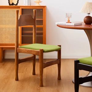 모던 럭셔리 다이닝 체어 중세 스타일 리셉션 럭셔리 릴랙스 우든 다이닝 체어 거실 가구 실라스 리시