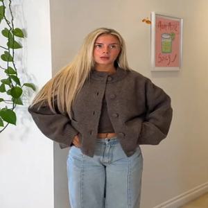 여성용 패션 라운드넥 긴팔 스웨터 시크한 싱글 브레스티드 니트 포켓 코트 2025 가을 겨울 솔리드 니트웨어