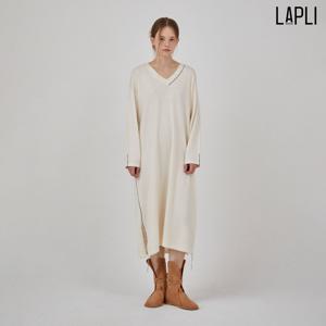 [최초가 149000원] 콘트라스트 라인 니트 원피스_LKOPF124006