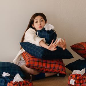 [무케] 디어리얼_허그 포켓 쿠션커버 빈티지체크 50x50 (2colors) 히든포켓/코지쿠션/집들이/이사선물